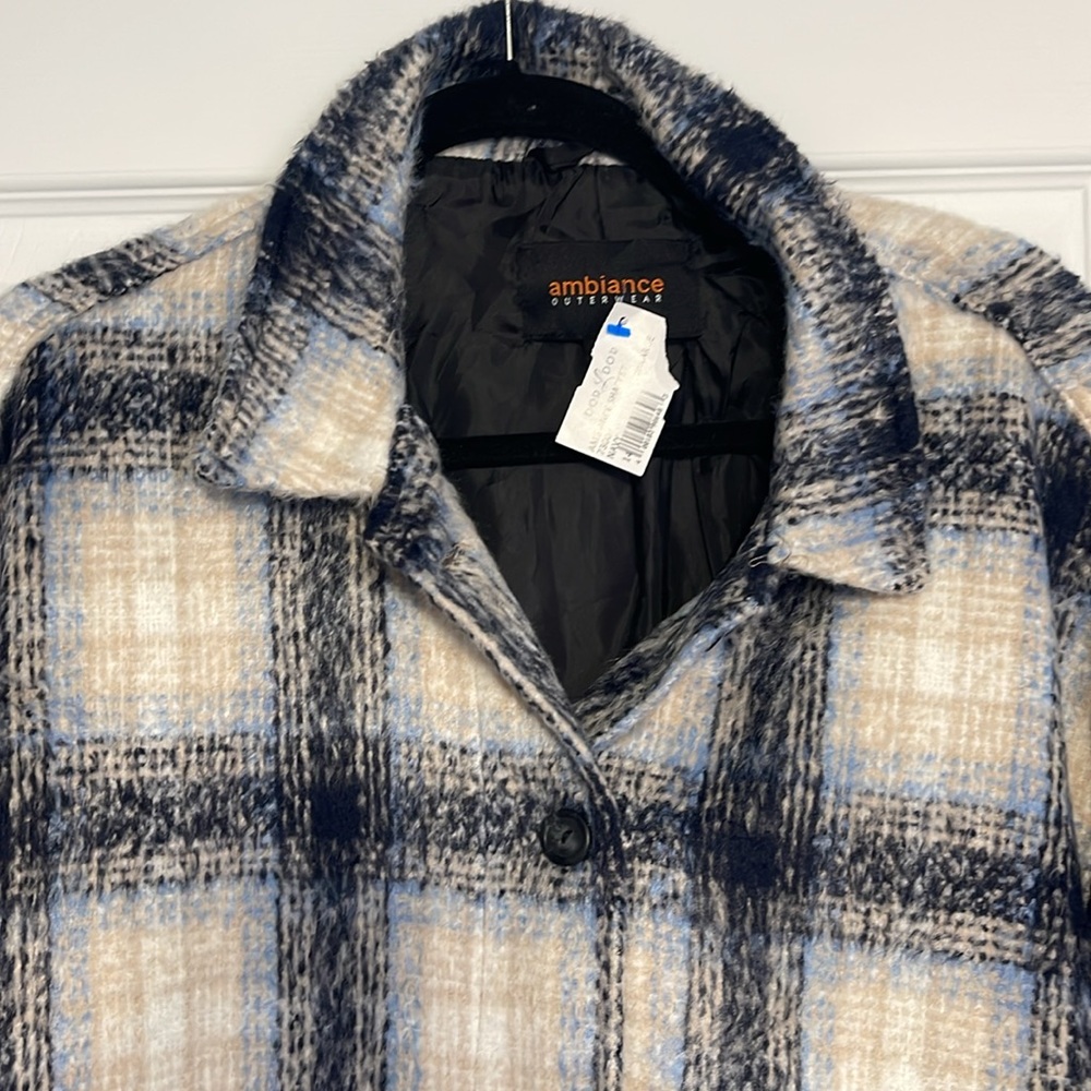 NWT women’s shacket - Picture 3 of 9